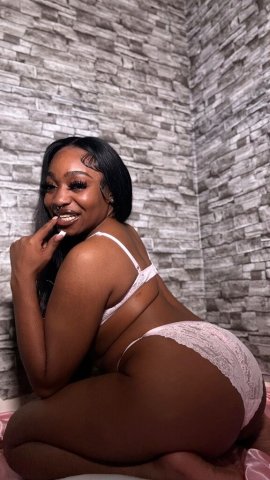 Appleton WI Female Escort — Kissing, Anal & Roleplay Allowed - 1