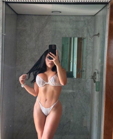 Renata (24) Latina — masaje tántrico con final - 1