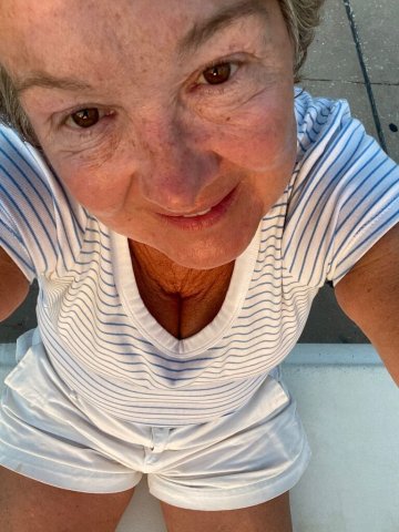 Clarksville, TN Fun Sized — Female Escort - 1