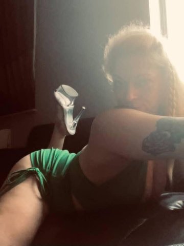 Zanesville/Cambridge Female Escort — video calls, incalls, party friendly - 1
