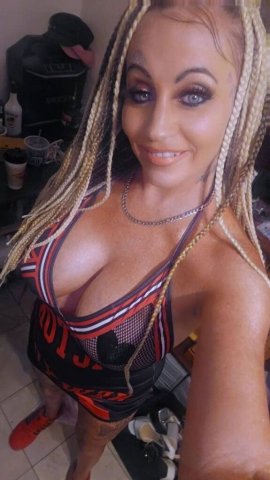 Tallahassee 43-Year-Old Female Escort for Erotic Fun & Threesome Requests - 1