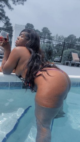 Mobile Alabama Submissive Female Escort — discreet companionship - 1