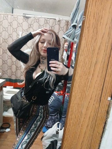 Discreet Everett Female Escort — Incall openings (select only) - 1