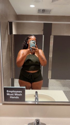 Richmond VA Female Escort — Lightskin, thick, fun to be around - 1