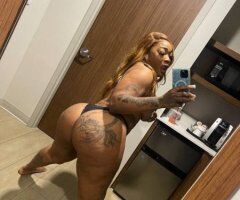 Des Moines IA Big Tits, Deep Throat Escort - Image 5