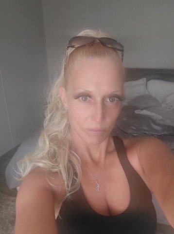 Indianapolis Female Escort — Tall Curvy Service (38 C C-Boobs) - 1
