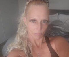 Indianapolis escorts - Indianapolis Female Escort — Tall Curvy Service (38 C C-Boobs)