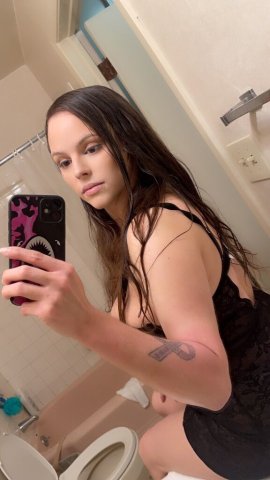 Concord, CA Female Escort — Upscale discreet provider for prebook visits - 1