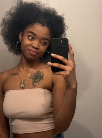 Iowa City, Iowa Female Escort — incall, outcall, carplay - 1