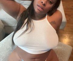 Wet In/Outcalls Female Escort — Natural Big Body Fat Pussy - Image 9