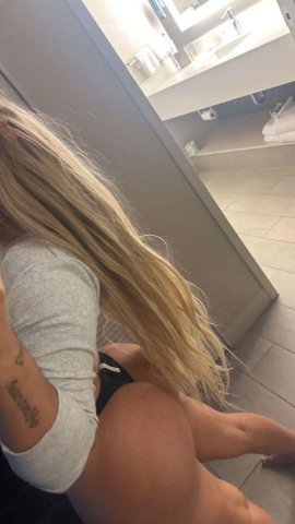 Hot Latina Bombshell — Louisville Female Escort - 1