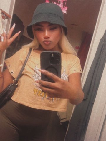 Lafayette Female Escort — Short, Thick Curves, Beginner-Friendly - 1