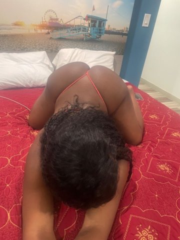 Ebony Bombshell (2 Girls) Incall & Outcall in Los Angeles — 5'3 Petite Curvy - 1