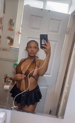 Chico CA Escort — 24-Year-Old Phone, Facetime, and Outcalls - 1