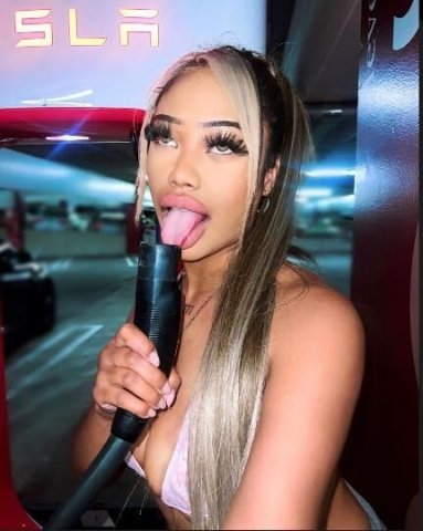 Los Angeles Female Escort — Cute Mixed Asian (Filipina), Birthday Special (21) - 1