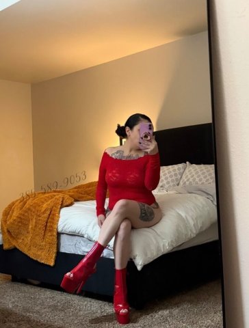 Salt Lake City Female Escort — Petite, All-Natural 36DD - 1