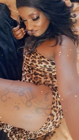 Female Escort (40) in Eastern, NC — Hygiene-focused grooming - 1