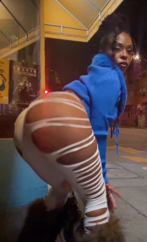 Monterey CA Outcall Specials — Wet Peach Play - 1