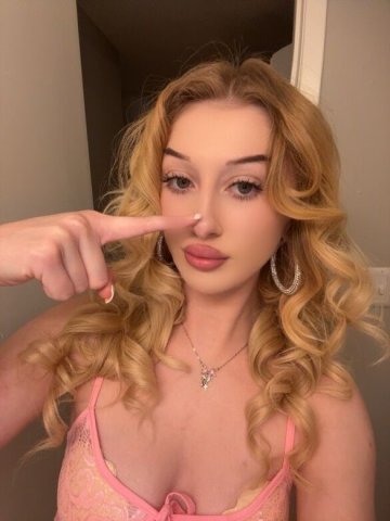 Wichita, Kansas Content & Snap Female Escort - 1