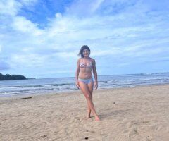 Girl-next-door escort with 34B/27/36 curves (Chicago) - Image 4