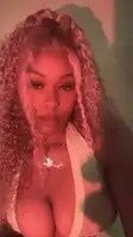 Bakersfield Female Escort — late night outcalls, massage add-on - 1