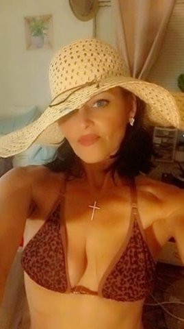 West Palm Beach FL Petite Female Escort — QV Special (65, Reserve Spot) - 1