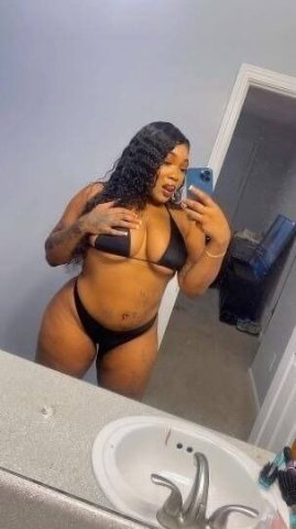 Minneapolis / St. Paul Sexy Girl — Big Tits, Deep Throat & Twerk Specialist - 1