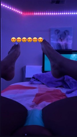 Milwaukee Upscale Female Escort — Outcalls Only, No In-Calls - 1
