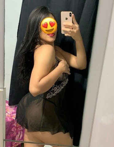 Latina Girl (29) — Playful Late-Night Chat & Chemistry - 1