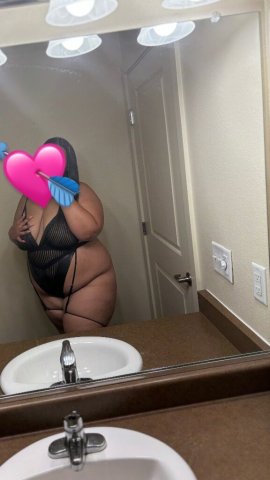 Hey, Sarah here—Facetime show specials and submissive fetish-friendly content - 1