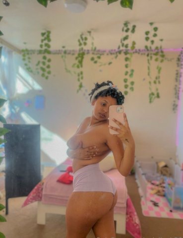 Utica NY Milf Female Escort — Incall/Outcall/Car Fun, Full Service - 1