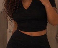 Sacramento escorts - Sacramento CA Escort with Pretty Eyes, Soft Curls