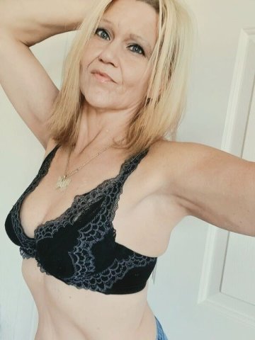 Louisville KY Female Escort — Classy, drama-free and new outfits - 1