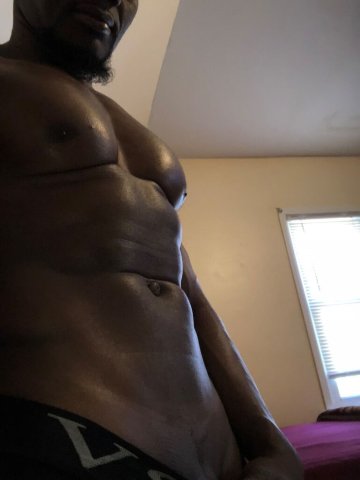 i like eating pussy and fuck u any position u please - 1
