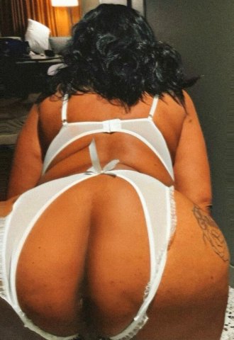 Waterloo BBW MILF Fetish Goddess — Outcalls Only, Kink & Party Friendly - 1