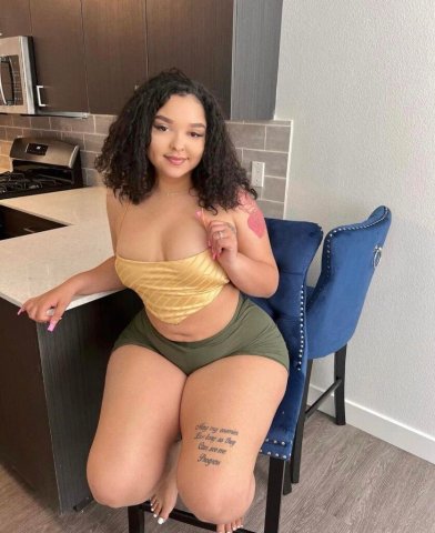 Juicy Mommy — Full Service Female Escort (Incalls/Outcalls/Car Fun) - 1