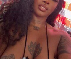 Reyvin — Chocolate Girl Female Escort on Kauai - Image 2