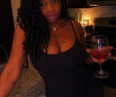 Curvy, discreet escort — Philadelphia escorting - Image 2