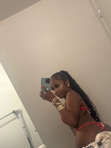 Tacoma Petite Escort — Junebug (Petite, Outs & Car Fun) - 1