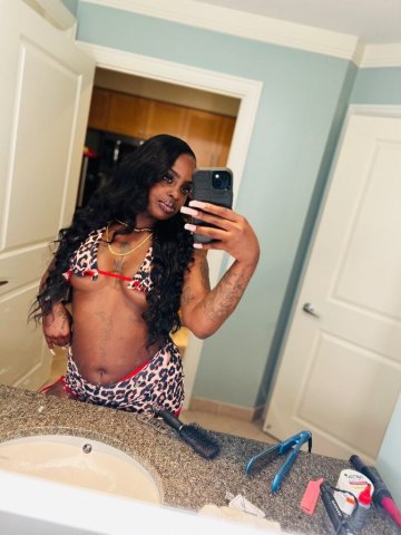 Concord, CA Female Escort — In-call & Out-call - 1