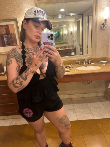 Muskegon Female Escort — Incall & outcalls, fine dinner & drinks - 1