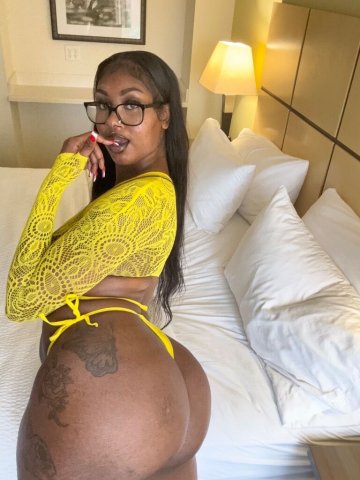 St. Louis MO Outcalls — Petite & Wet Female Escort with FaceTime Check - 1