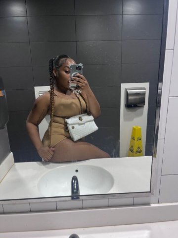 Detroit Female Escort — natural look, grown & mature, no kids - 1