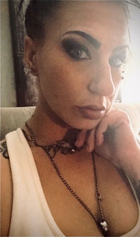 North Bay, CA Female Escort — Tattooed, Slim Thick, Green Eyes Outcalls - 1