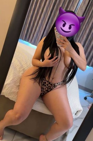 Outcalls & Full Service — Petite Latina Girl - 1