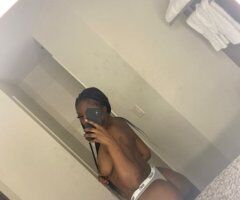 Palm Springs escorts - Palm Springs Female Escort — dark, smooth 20