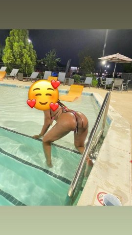 Charlotte Outcalls & Carplay — Female Escort - 1