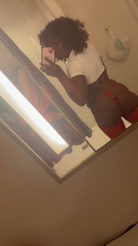 Boston Petite Panamanian Escort for Discreet Time - 1