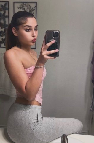 Las Vegas Female Escort — Car Dates & Outcalls, Head Add-On (No Bareback) - 1