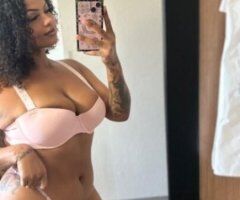 Greensboro NC Hot Escort — Curvy 5'7, 36C, All-Natural Session - Image 4